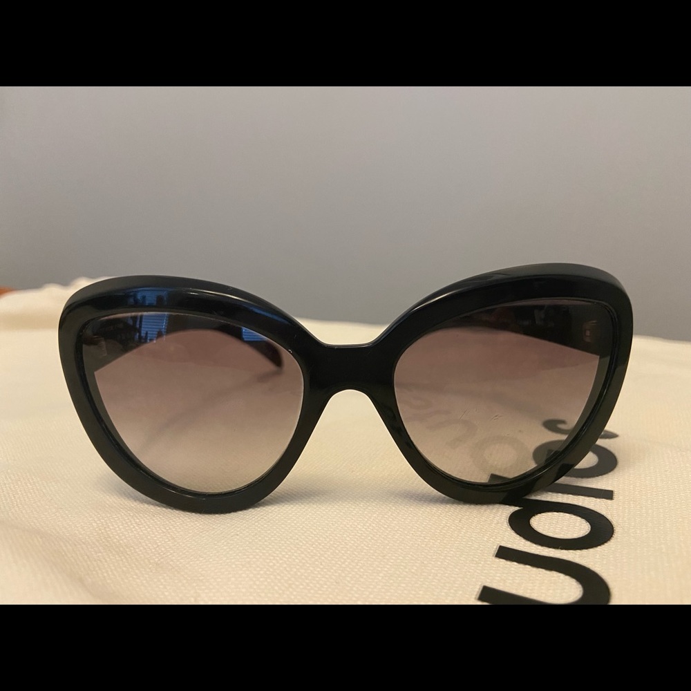 PRADA BLACK CAT EYE SUNGLASSES